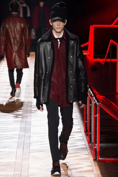 Look 13